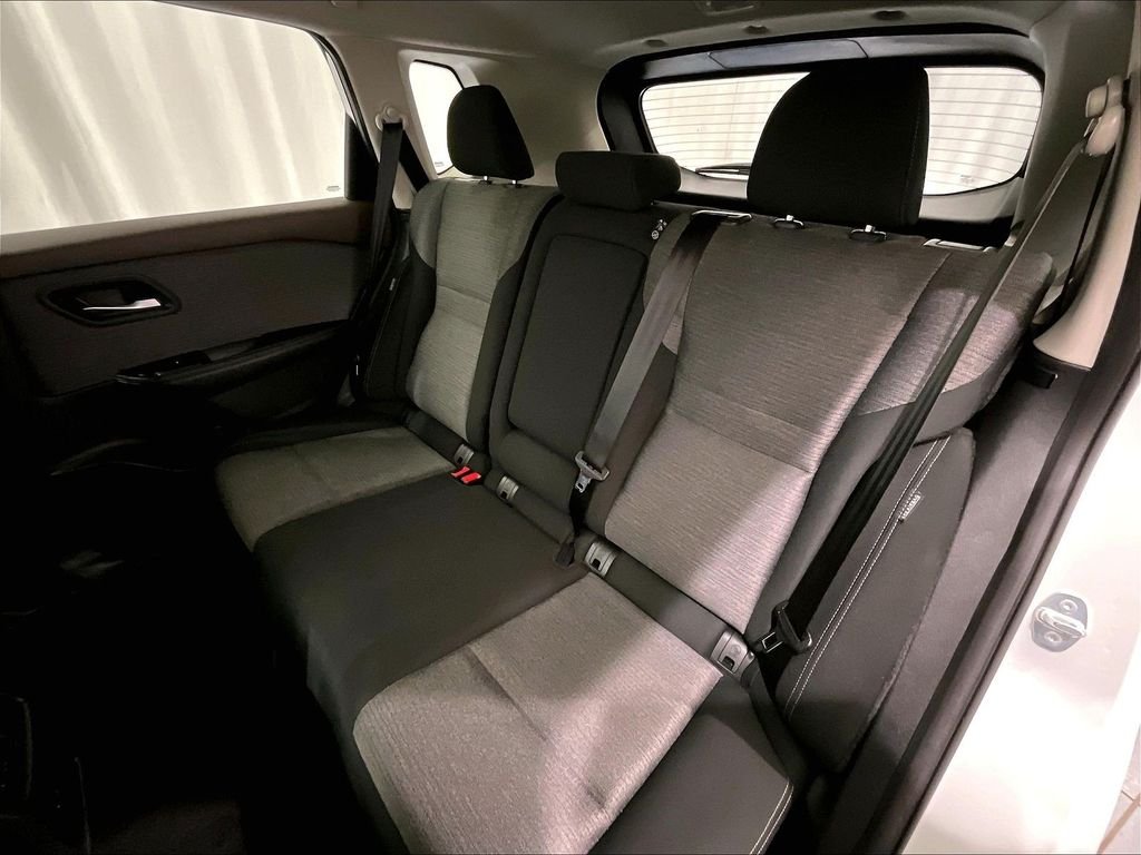 Used 2023 White Nissan SV image 15