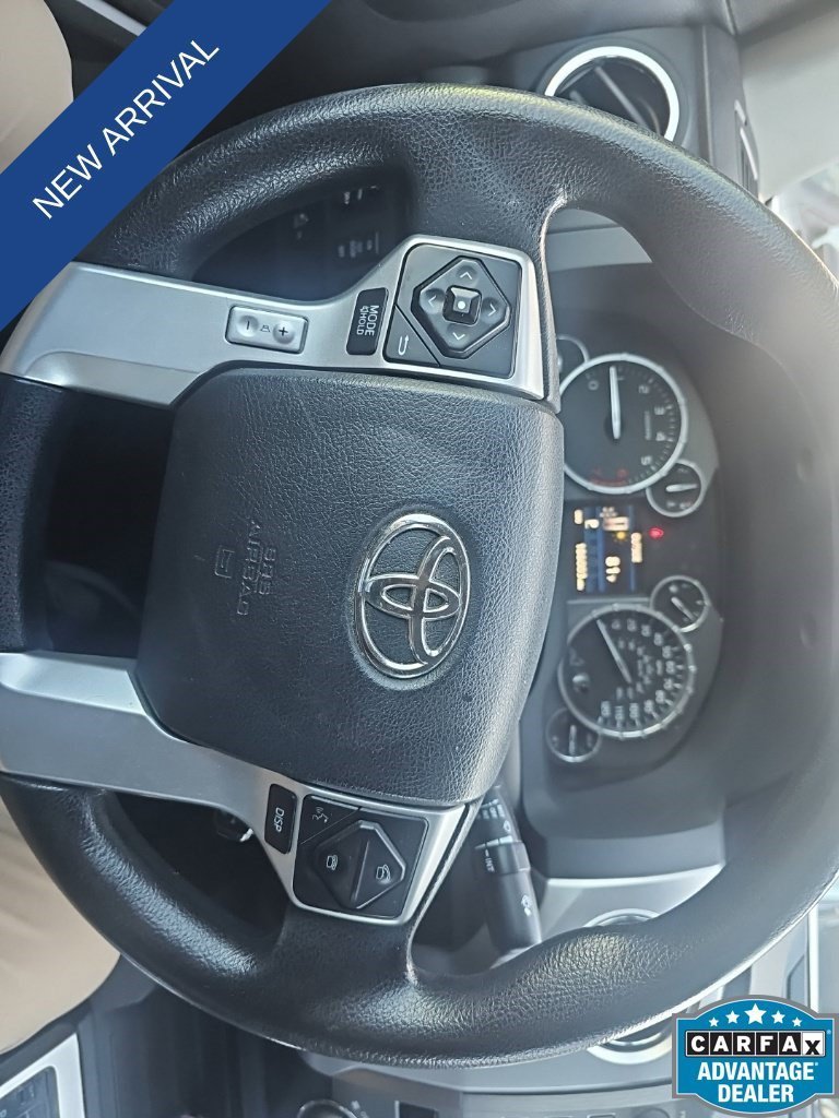Used 2014 Super White Toyota SR5 image 7