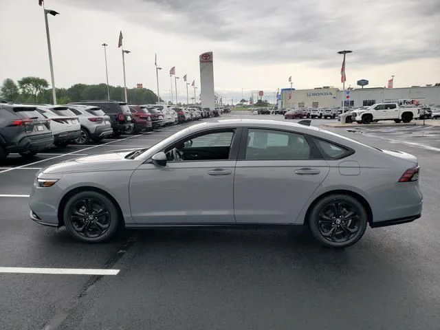 Used 2025 Gray Honda SE image 8
