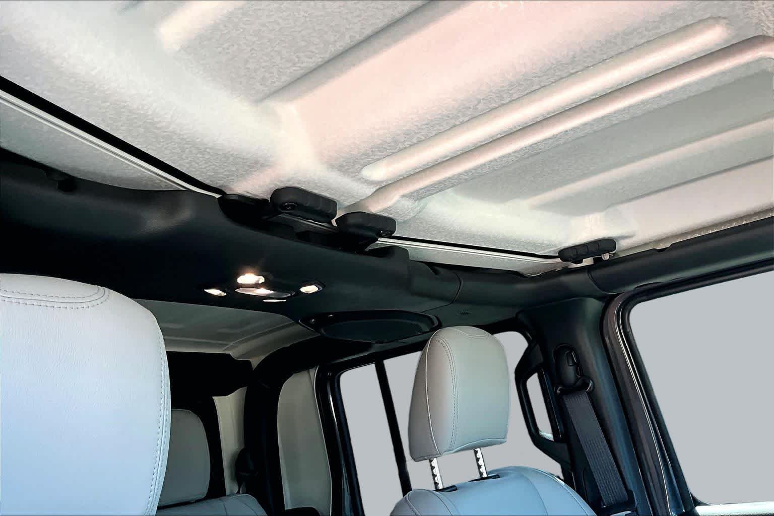 Certified Used 2023 Granite Crystal Clearcoat Metallic Jeep Mojave image 14