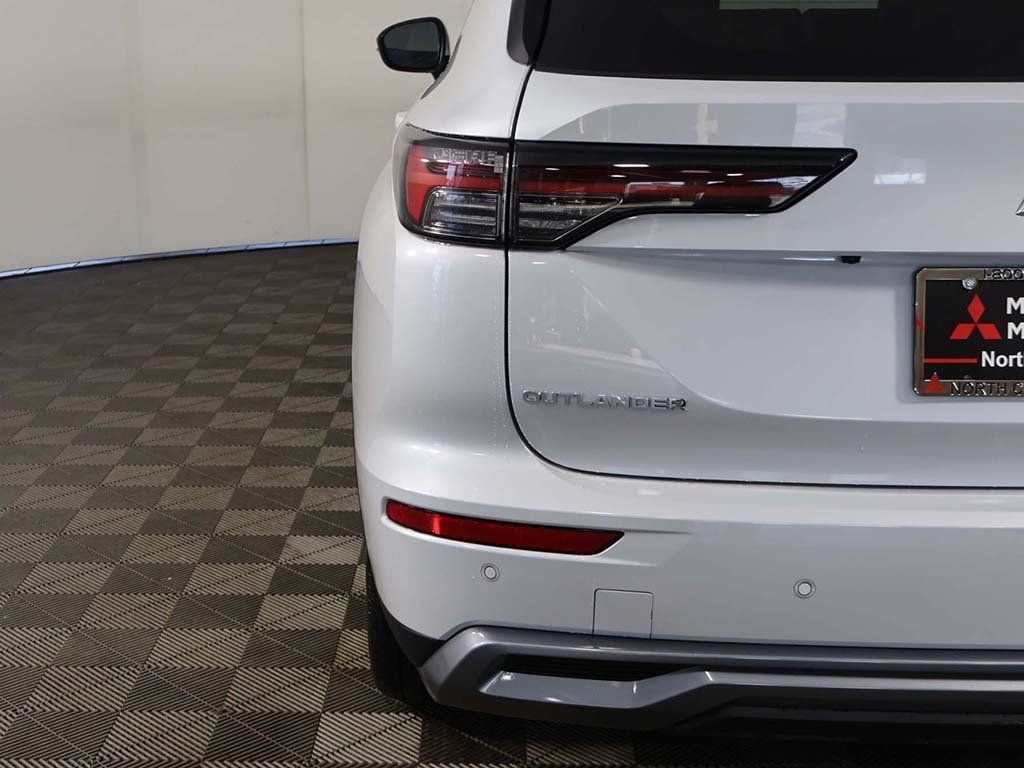 New 2026 White Mitsubishi SE 1.5T S-AWC image 17