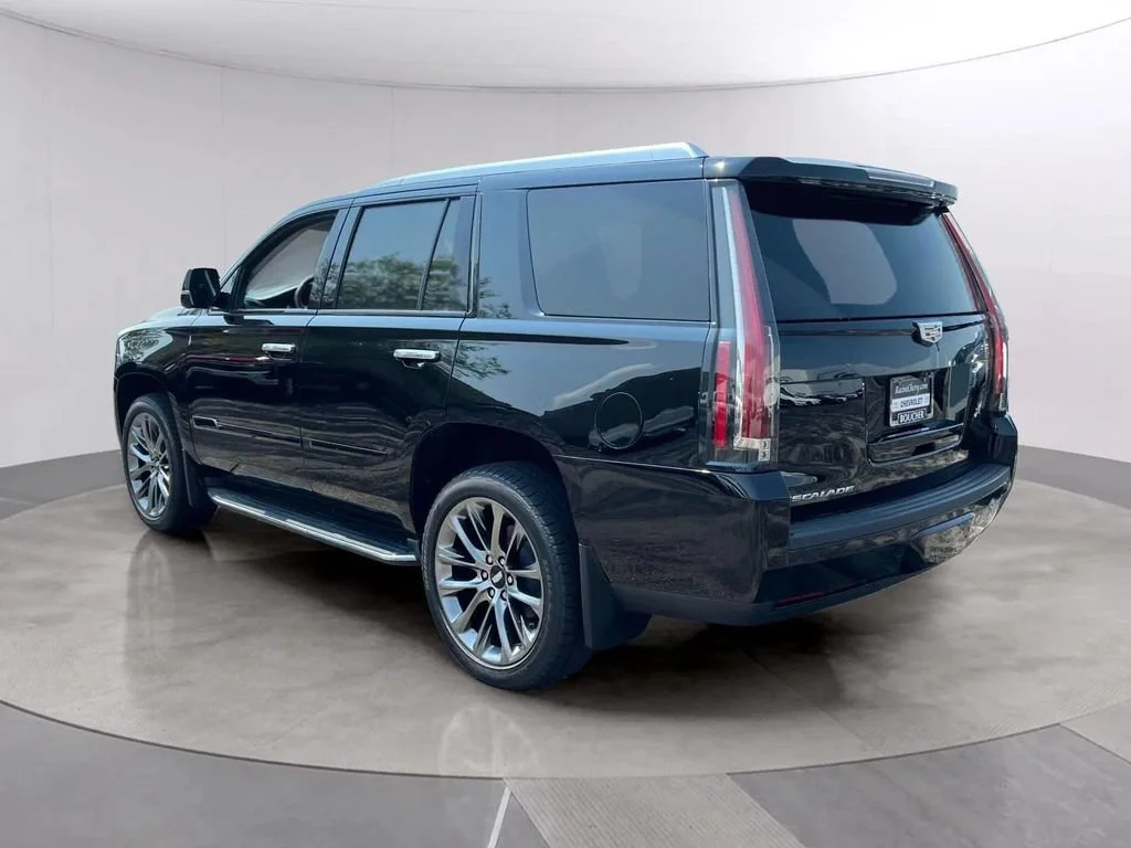 Used 2019 BLACK RAVEN Cadillac Premium Luxury image 4