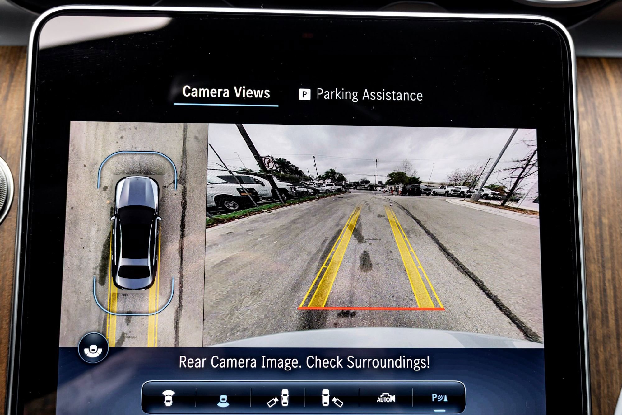 2025 Mercedes-Benz C-Class Sedan C 300 - Photo 24