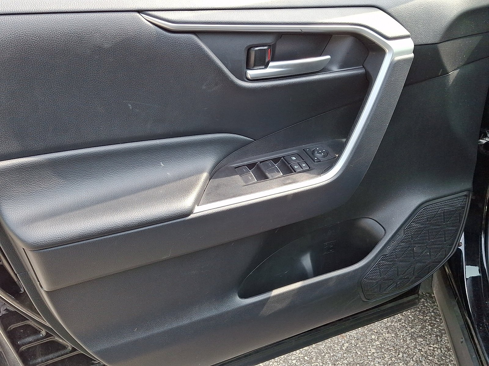 Used 2025 Midnight Black Metallic   218 Toyota Hybrid XLE image 12