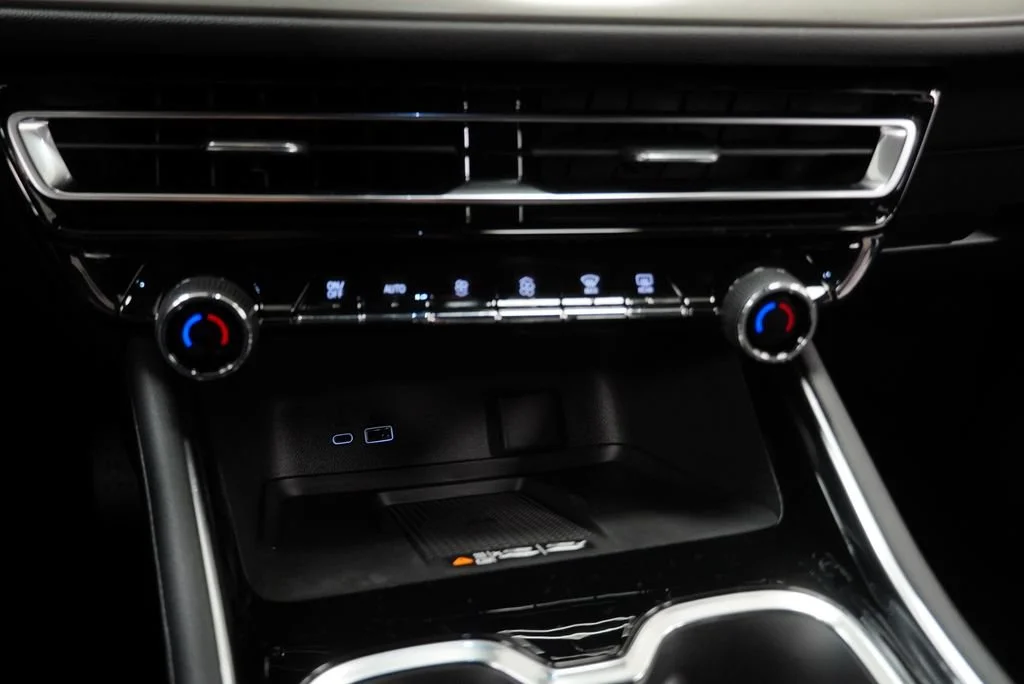 2027 Chevrolet Traverse LT - Photo 19