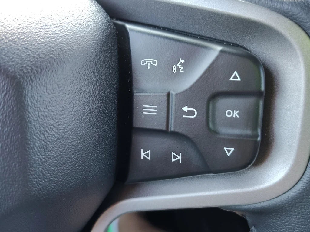 Used 2025 Shadow Black Ford Badlands image 17