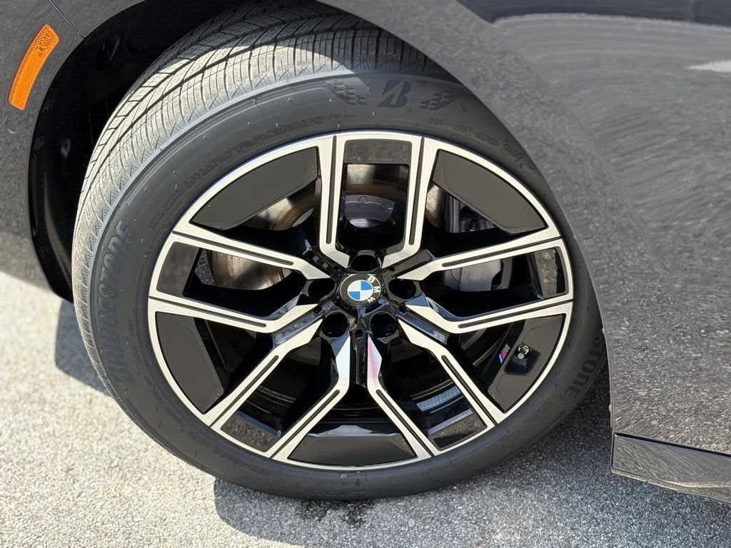2025 BMW 7 Series 760i - Photo 7