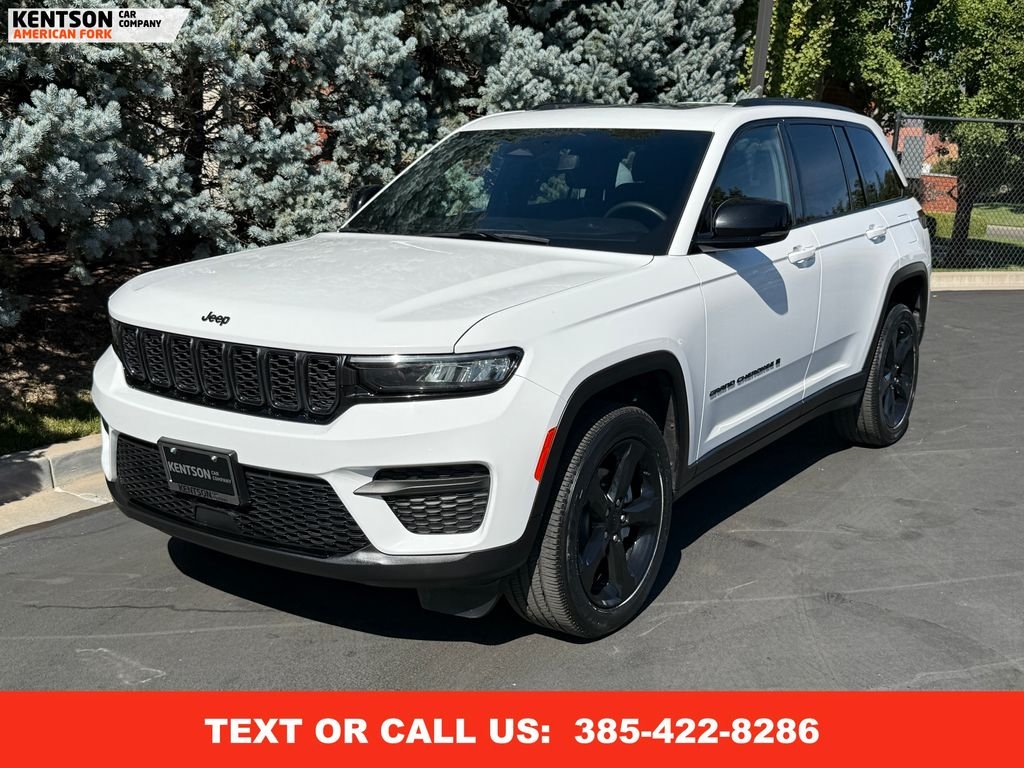 2023 Jeep Grand Cherokee Altitude photo 3