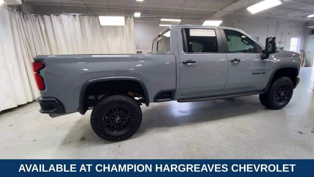 2024 Chevrolet Silverado 2500HD ZR2 - Photo 11