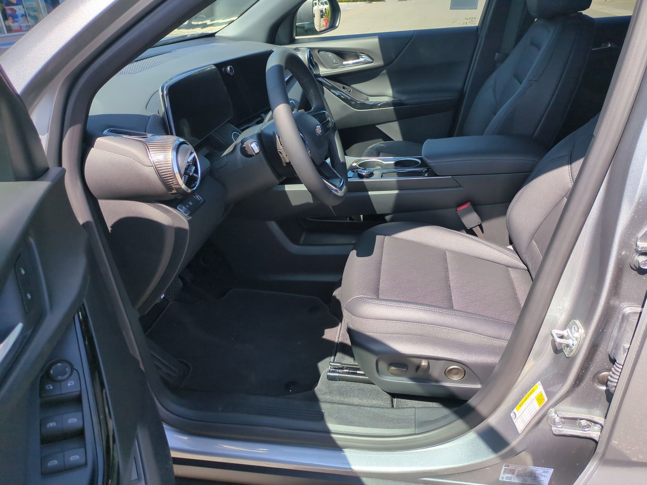 2026 Chevrolet Equinox LT - Photo 11
