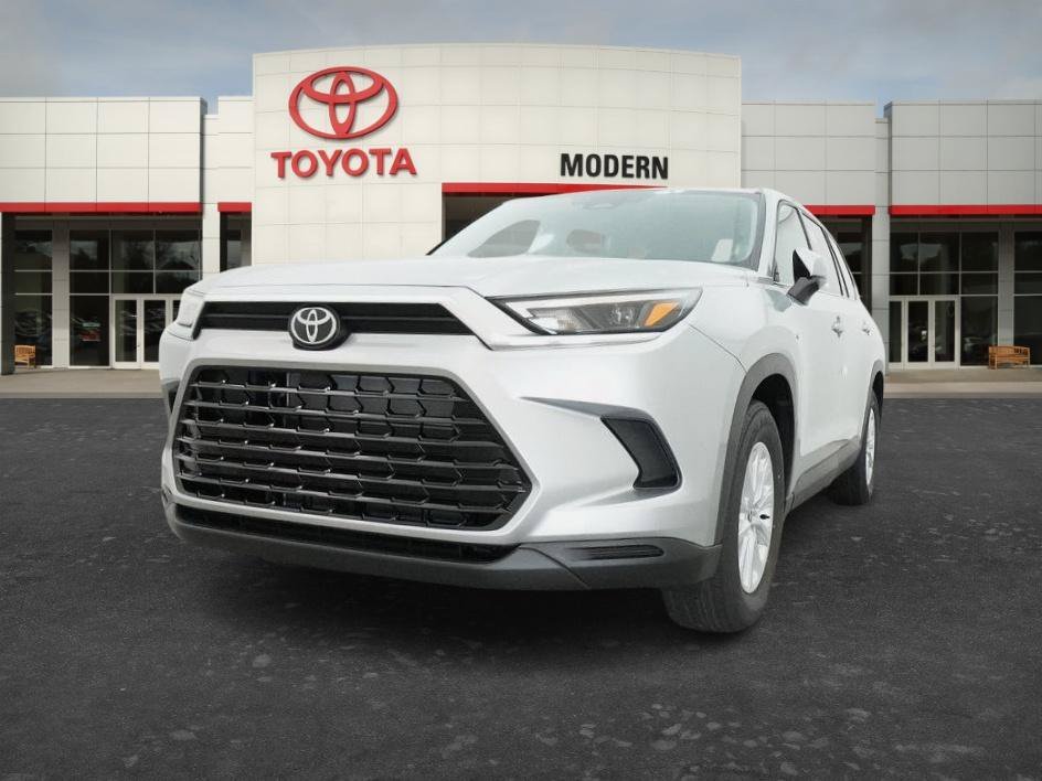 New 2026 Celestial Silver M Toyota Hybrid XLE image 19