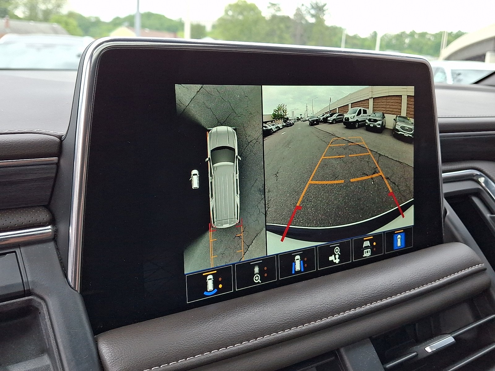 Used 2022 White Frost Tricoat - G1W GMC 4WD SLT image 19