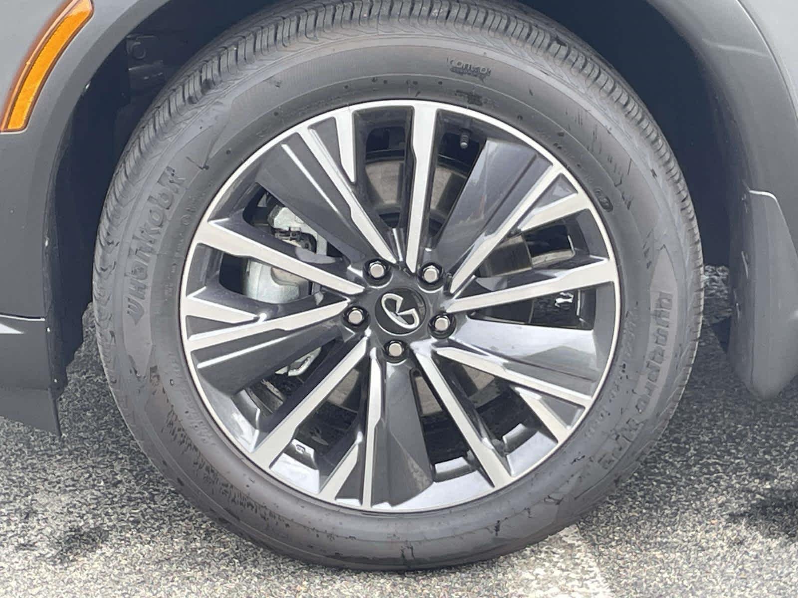 New 2026 Graphite Shadow INFINITI LUXE image 14