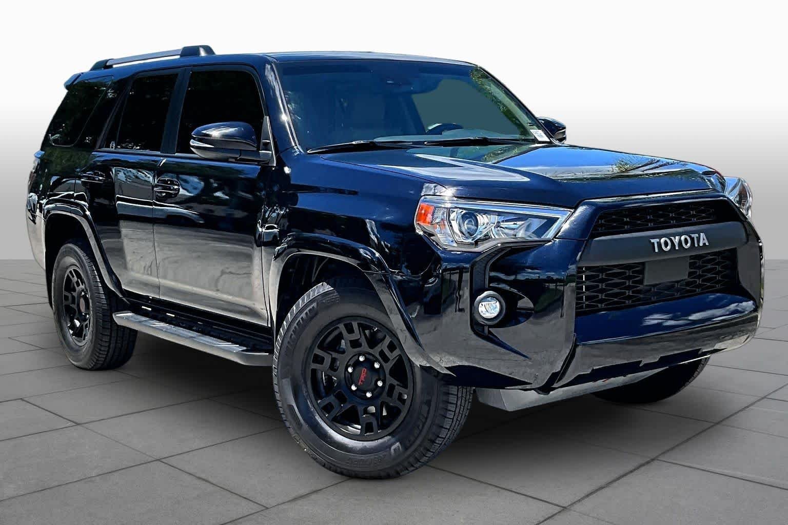Used 2022 Midnight Black Metallic Toyota SR5 Premium image 3
