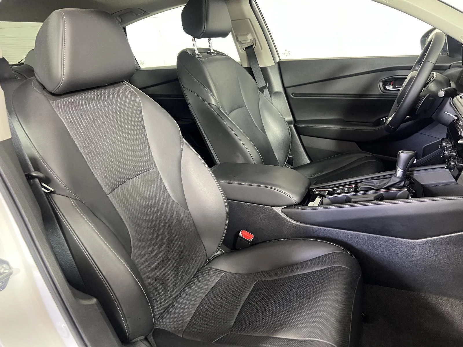 Used 2023 Platinum White Pearl Honda Touring image 25