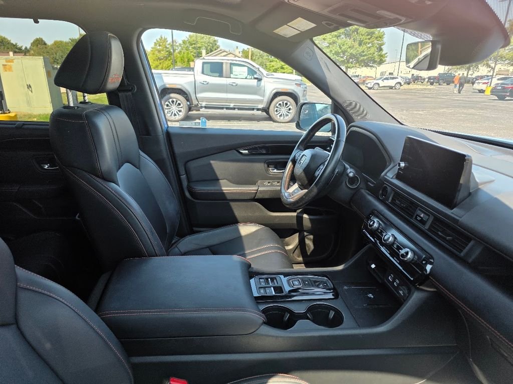 Used 2023 Diffused Sky Pearl Honda TrailSport image 4
