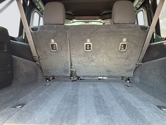 Used 2019 Silver Jeep Unlimited Sport S image 27