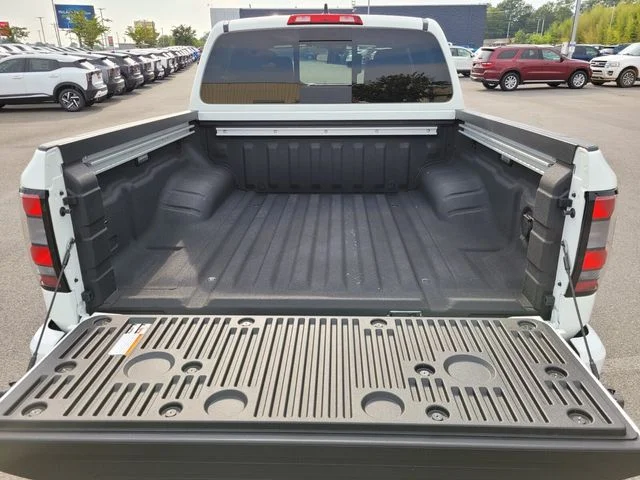 2026 Nissan Frontier SV - Photo 8