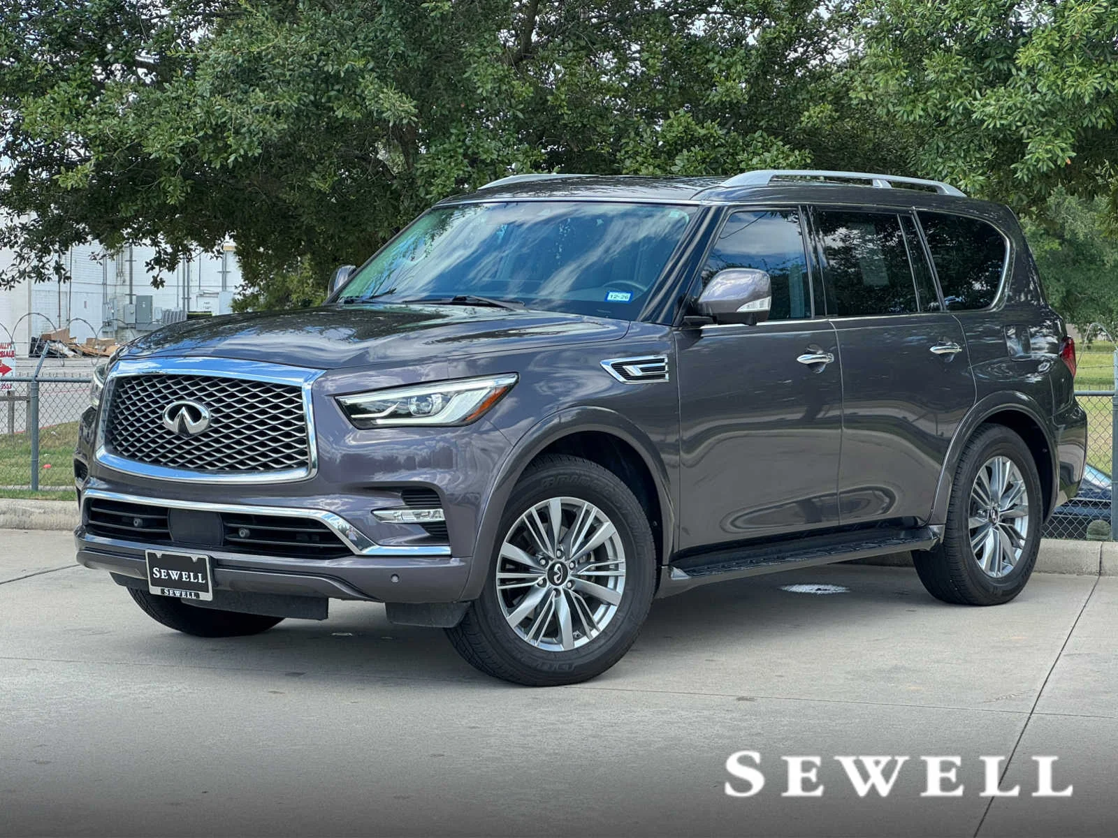 2022 INFINITI QX80 LUXE