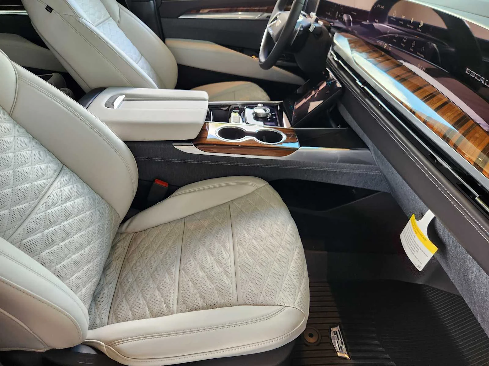 2026 Cadillac Escalade Platinum Sport - Photo 9