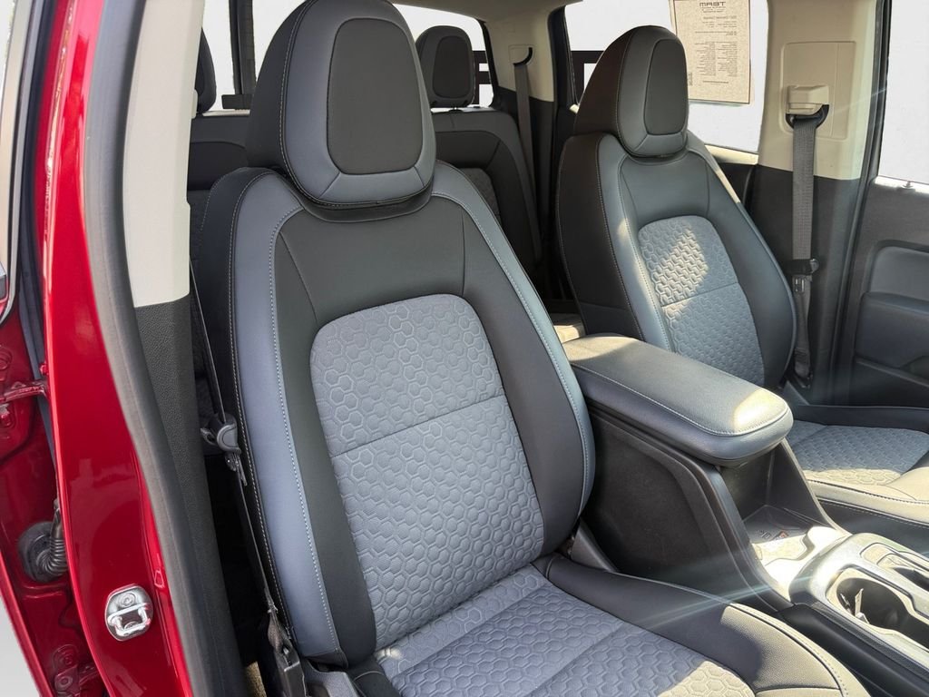Used 2021 Red Chevrolet Z71 image 26