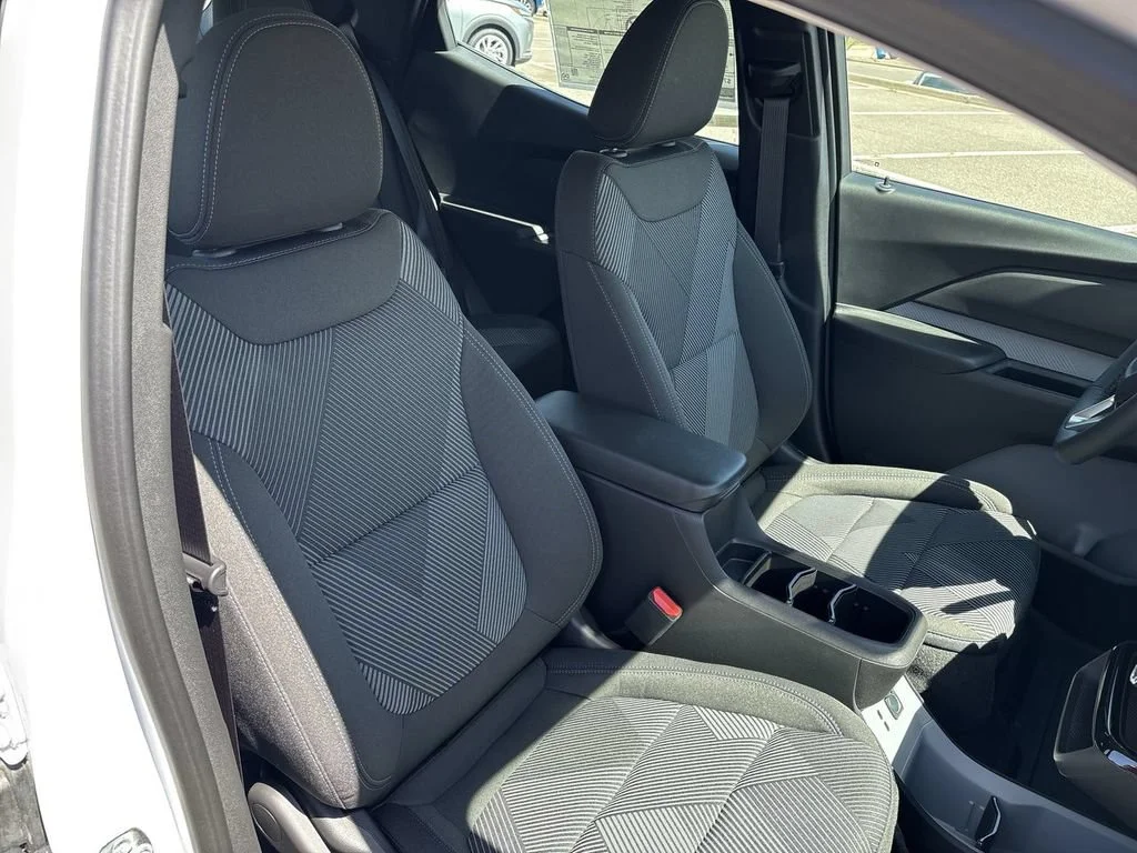 New 2027 Summit White Chevrolet LT image 28