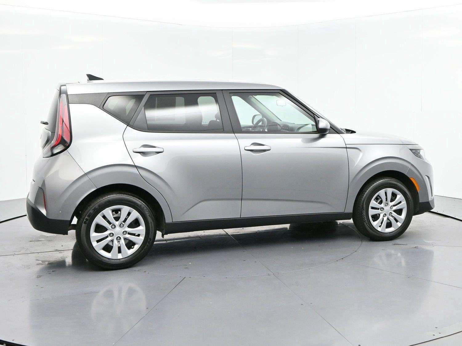 Used 2025 Gray Kia LX image 8