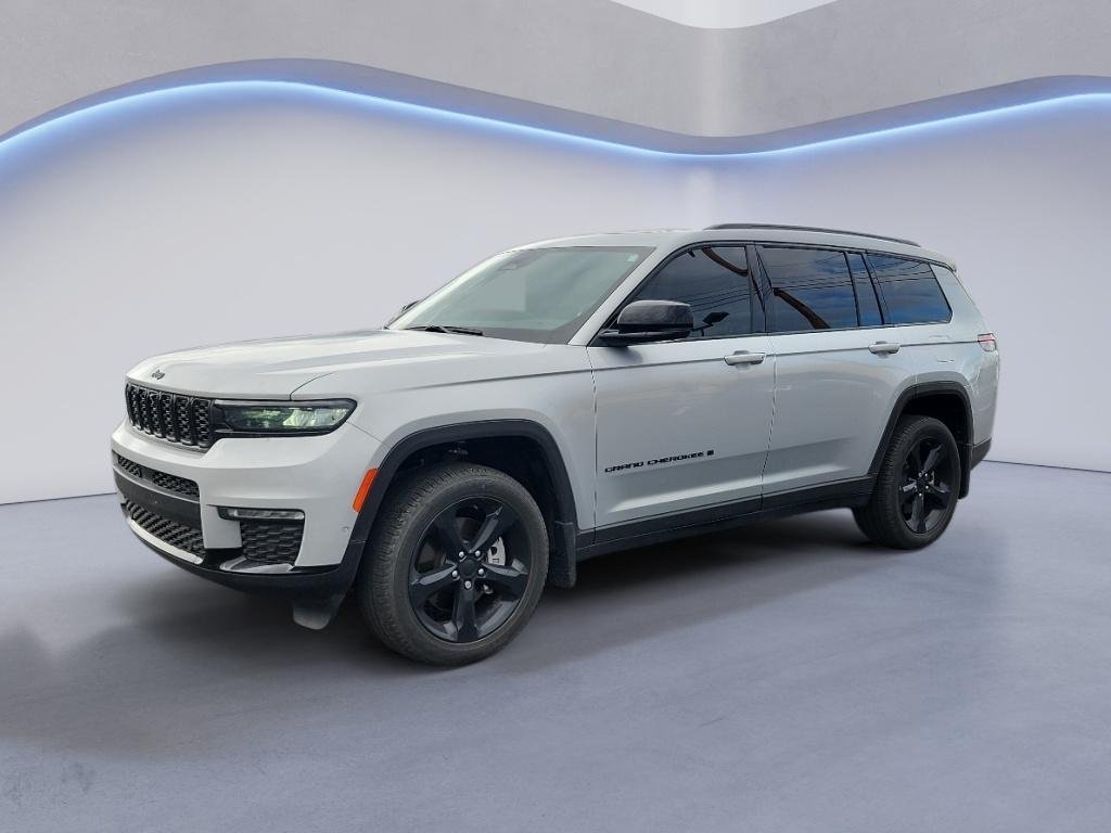 Used 2025 Silver Zynith Jeep Limited image 1