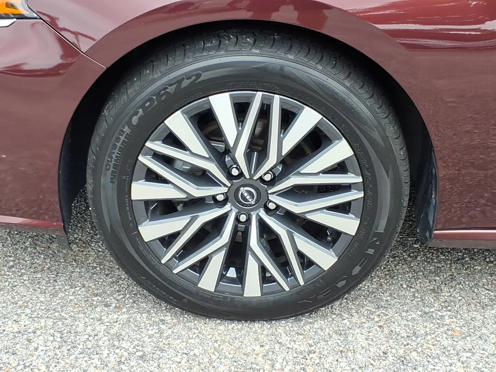 Used 2024 Garnet Pearl Metallic Nissan 2.5 SV image 4