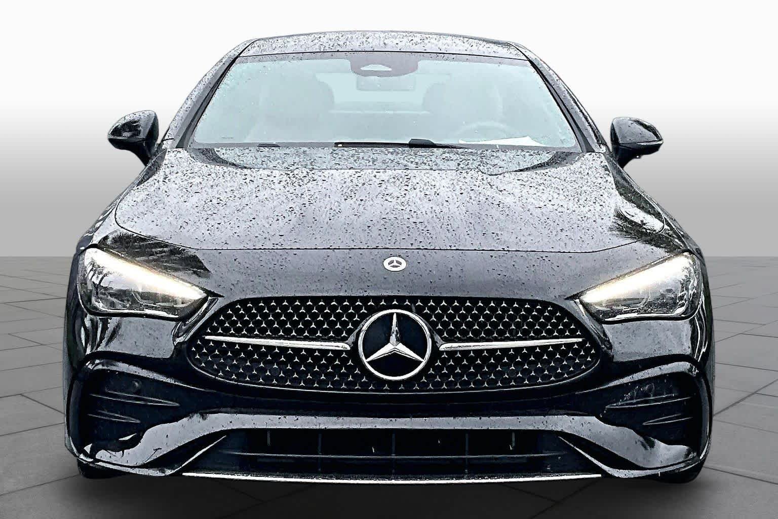 Used 2025 Obsidian Black Metallic Mercedes-Benz CLE 300 image 4