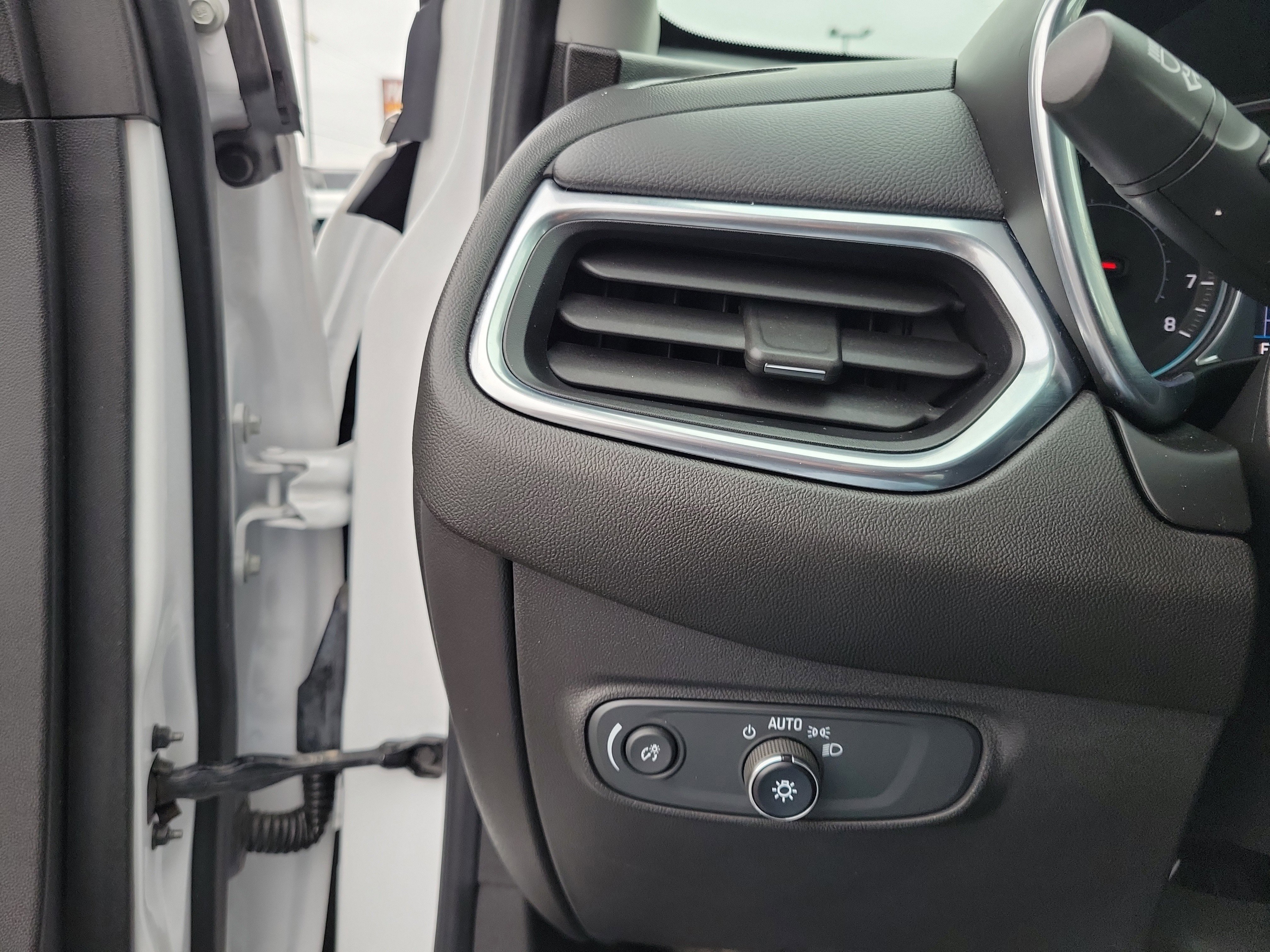 Used 2022 Summit White Chevrolet LT image 19