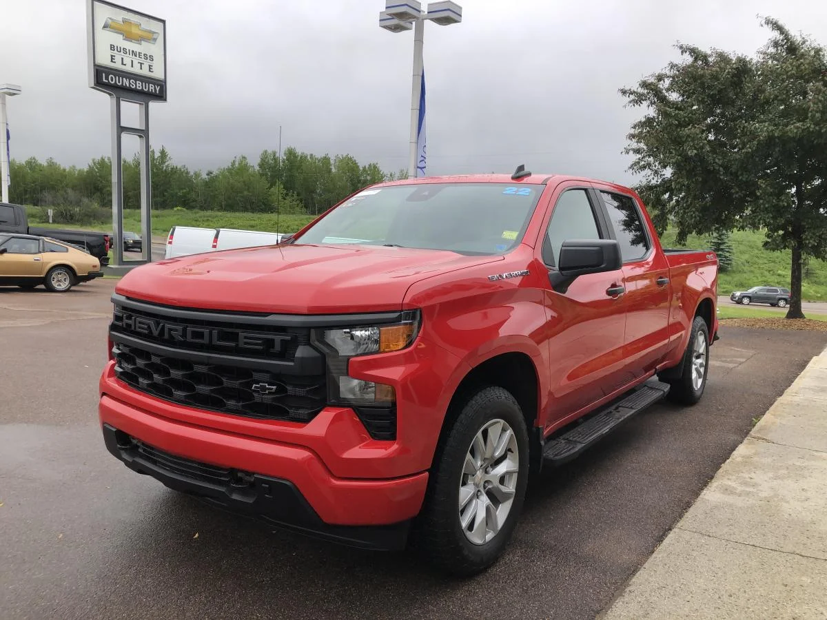 Used 2022 Red Chevrolet 4WD Crew Cab 157" Custom image 4