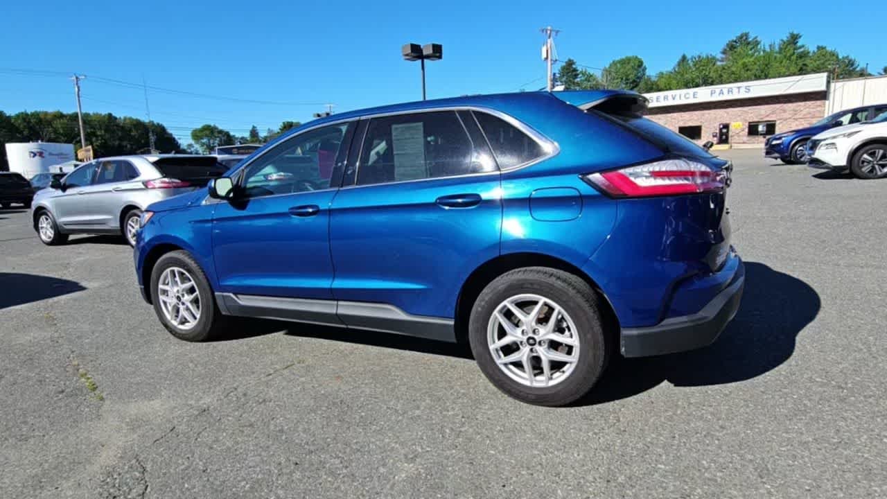 Used 2024 Atlas Blue Metallic Ford SEL image 6