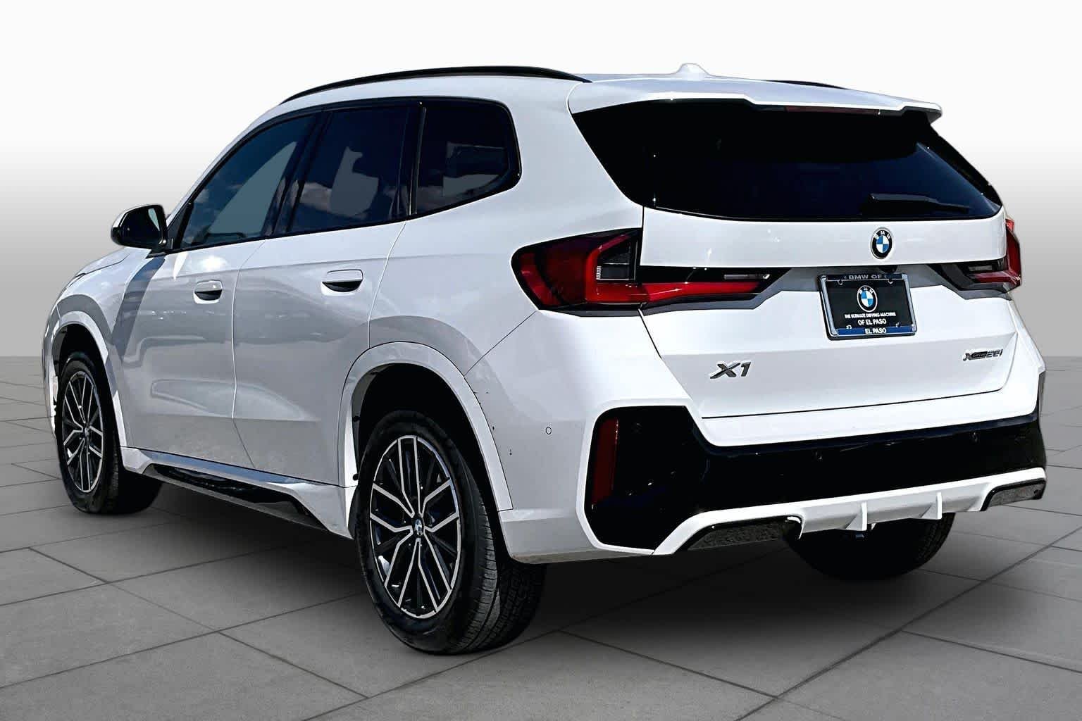 Used 2025 Alpine White BMW xDrive28i image 11