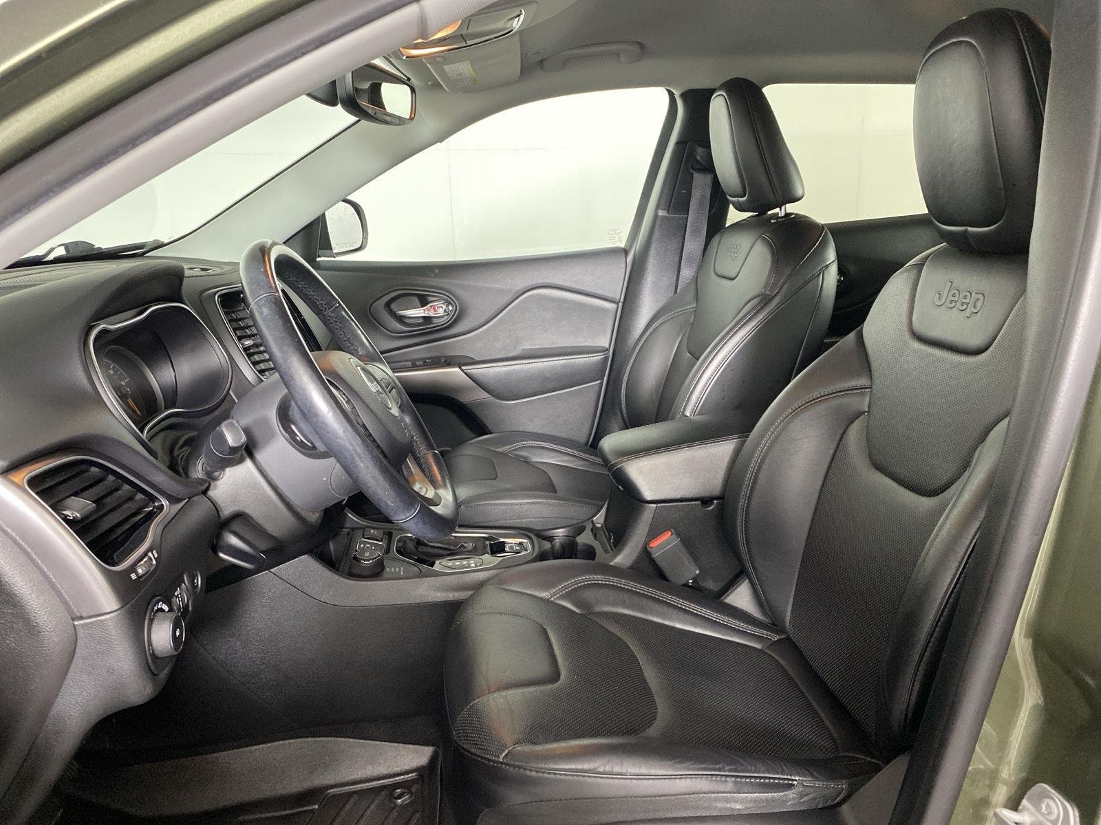 Used 2019 Olive Green Pearlcoat Jeep Limited image 10