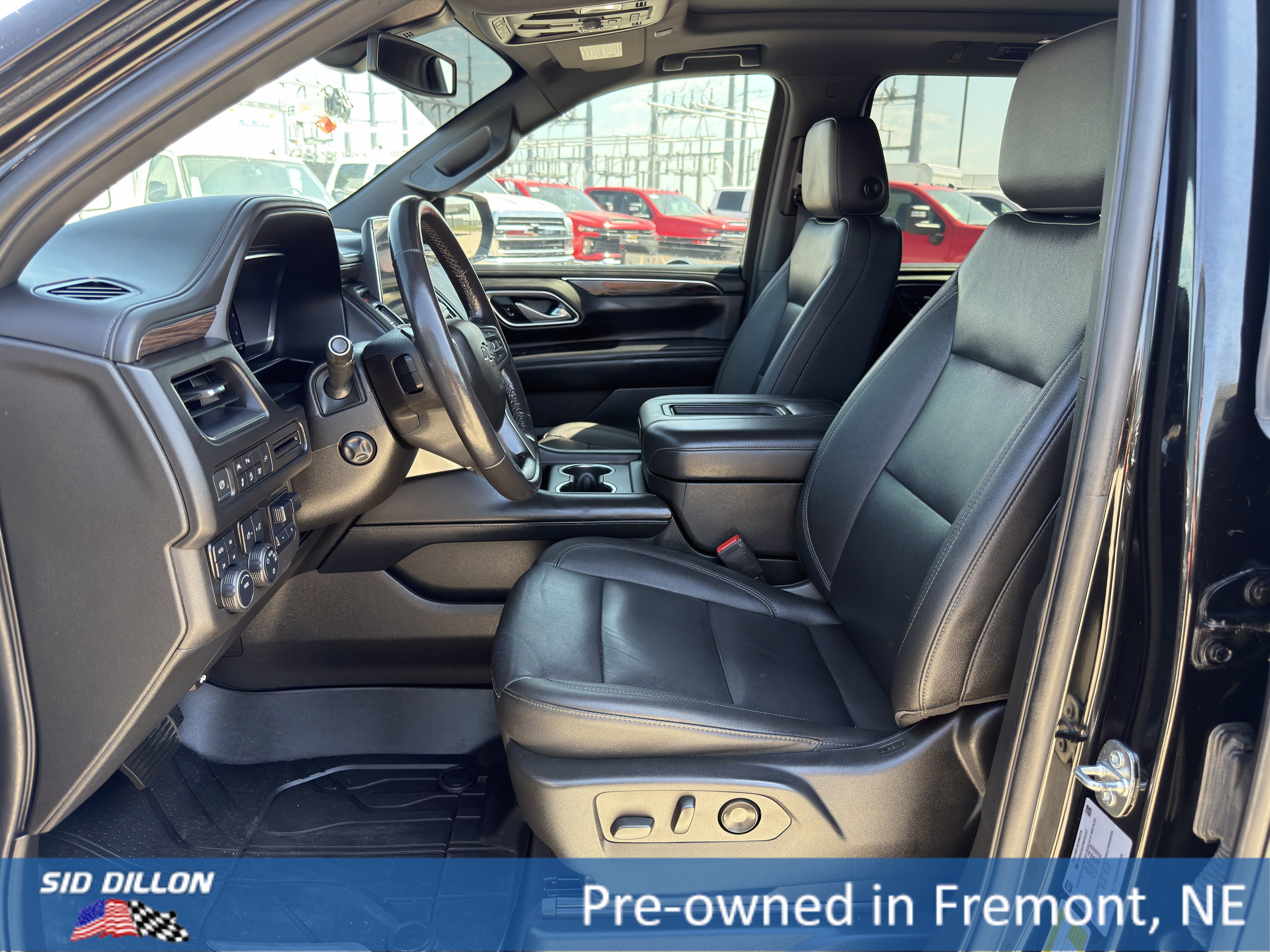 Used 2022 Black Chevrolet Z71 image 16