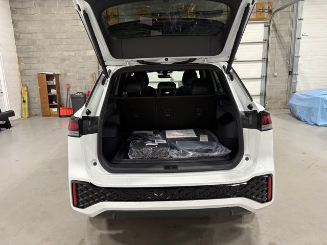 New 2026 White/off-white Volkswagen 2.0T SE R-Line Black image 14