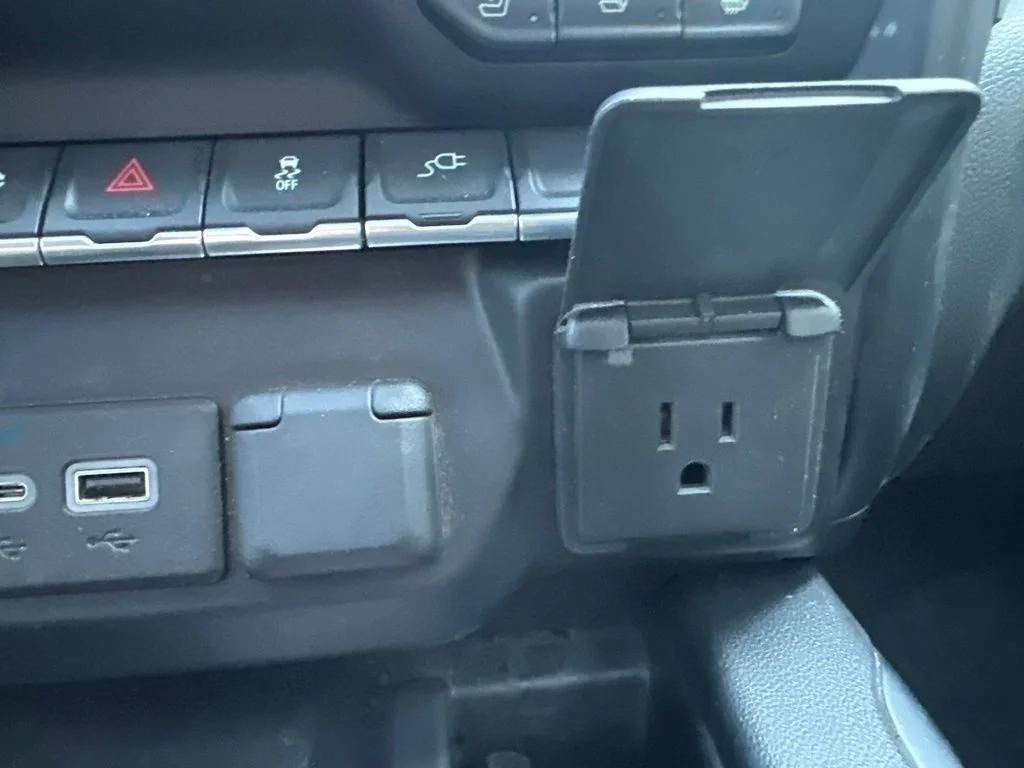 Used 2020 QUICKSILVER METALLIC GMC Denali image 27