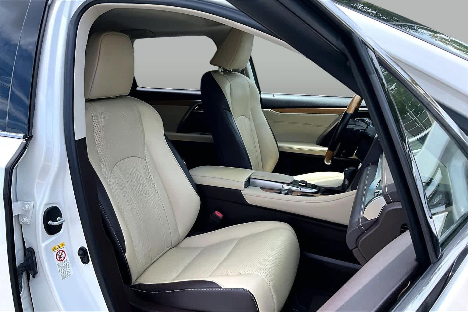 Used 2019 Eminent White Pearl Lexus Premium image 9