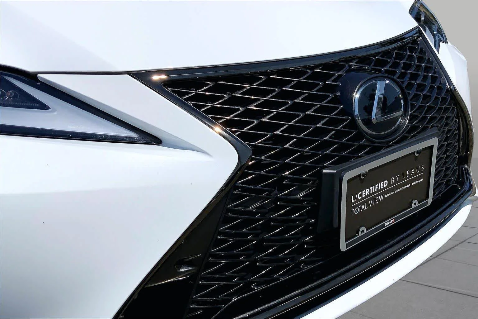 Certified Used 2025 ULTRA WHITE Lexus F SPORT image 30