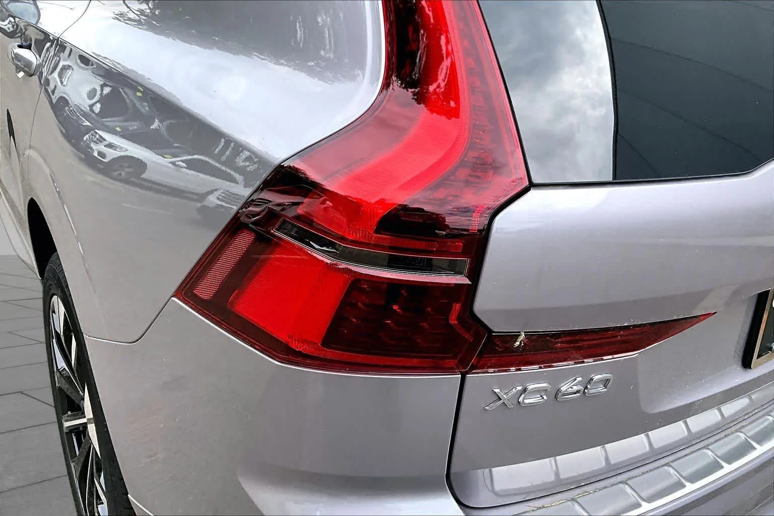 New 2026 Aurora Silver Volvo Plus image 5