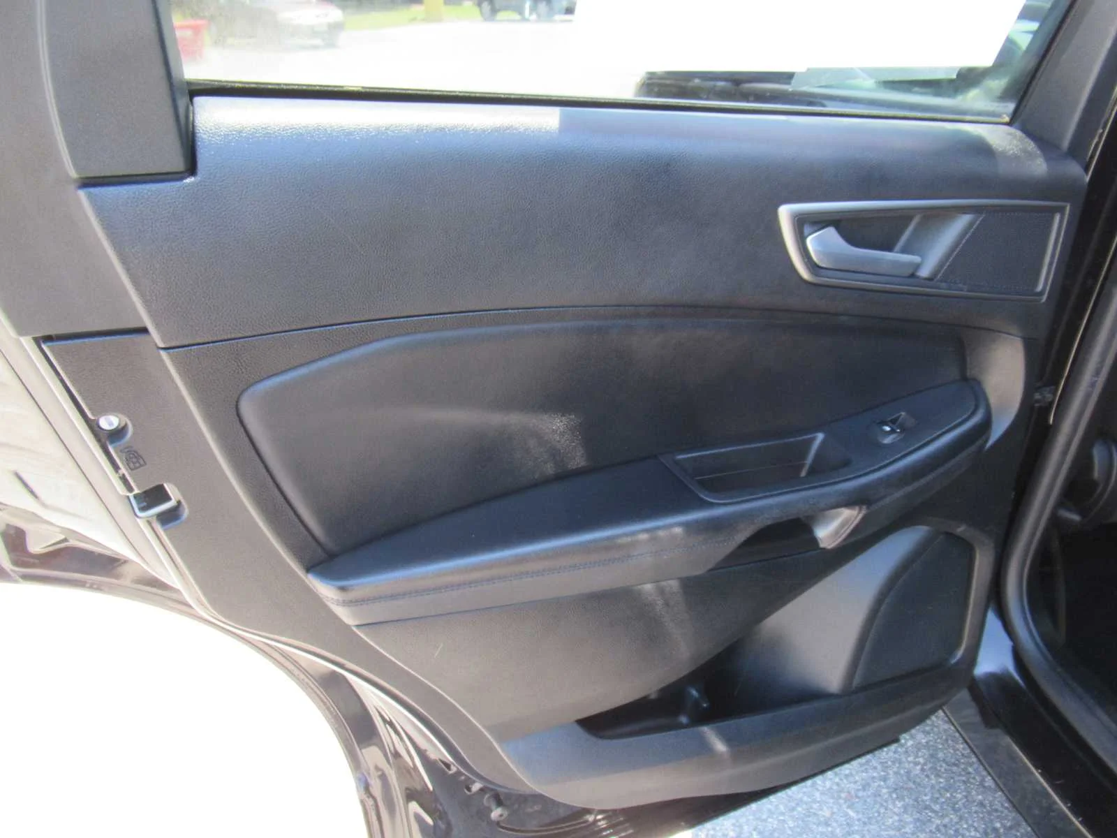 Used 2022 Agate Black Ford SE image 16