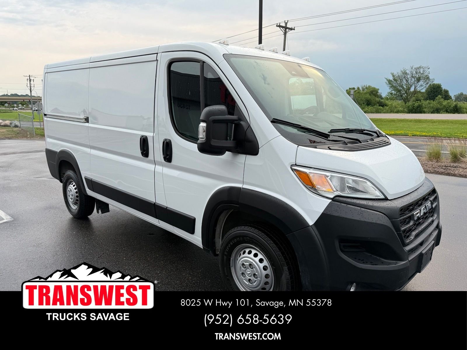Used 2025 White Ram Base image 16