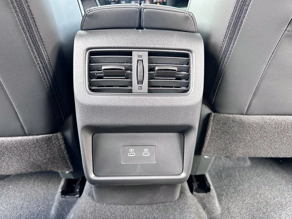 New 2026 Everest White Pearl Tricoat Nissan Dark Armor image 19