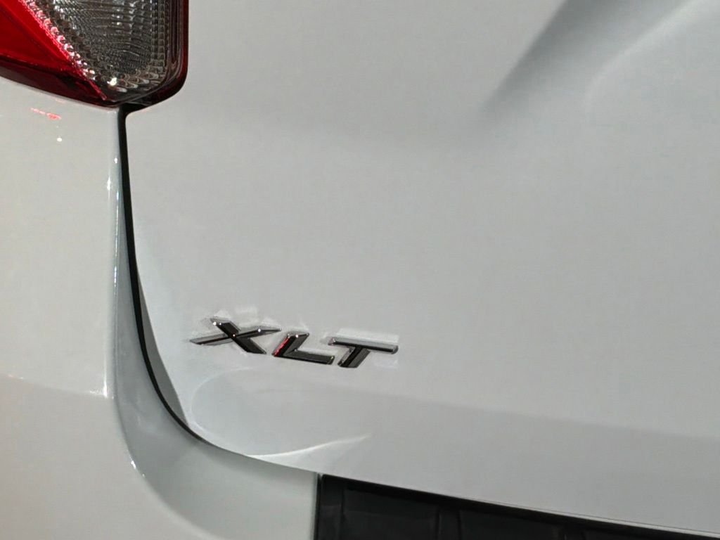 Used 2020 Oxford White Ford XLT image 26