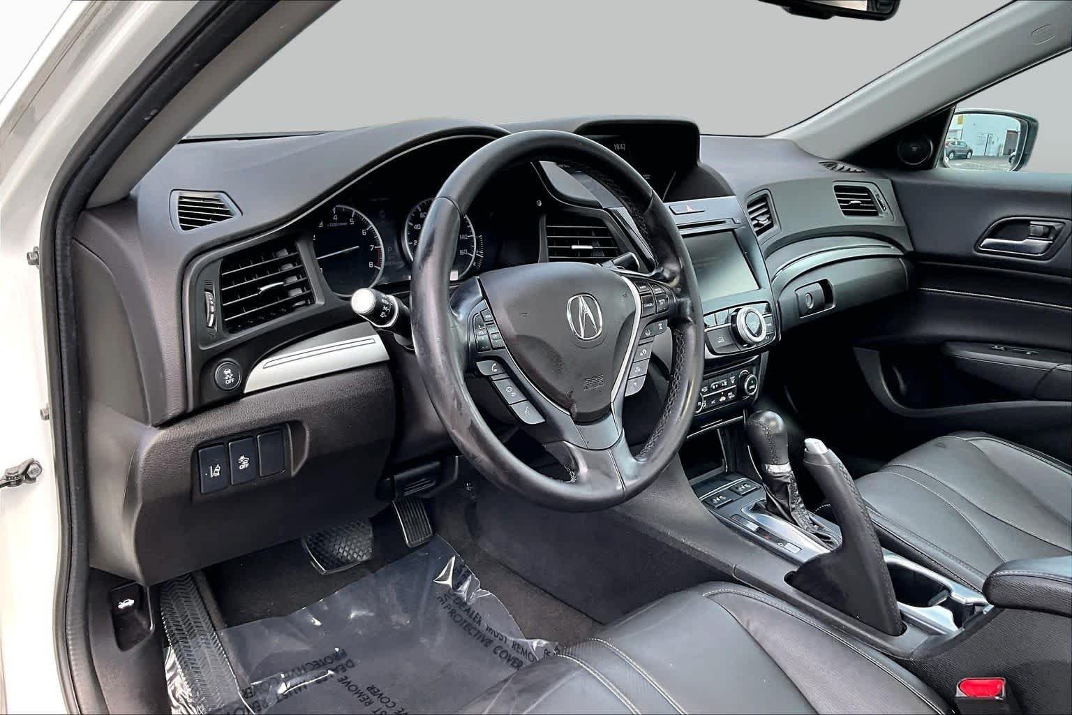 Used 2019 Platinum White Pearl Acura w/Premium Pkg image 18