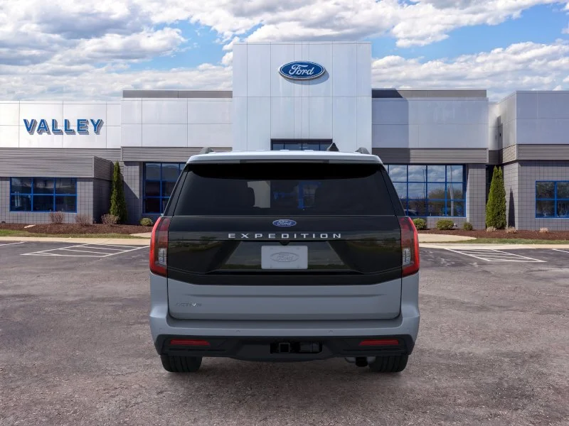 New 2026 Glacier Gray Metallic Tri-Coat Ford Active image 78