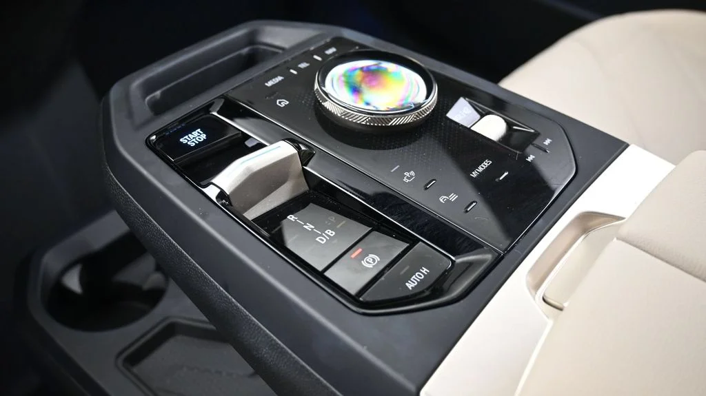 2024 BMW iX Base - Photo 25