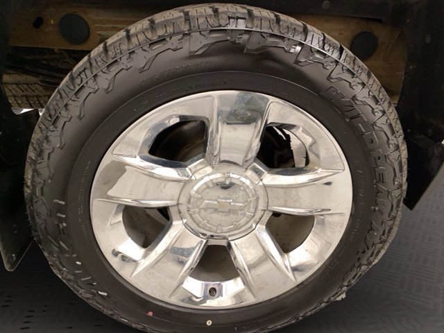 Used 2014 White Chevrolet LTZ image 38