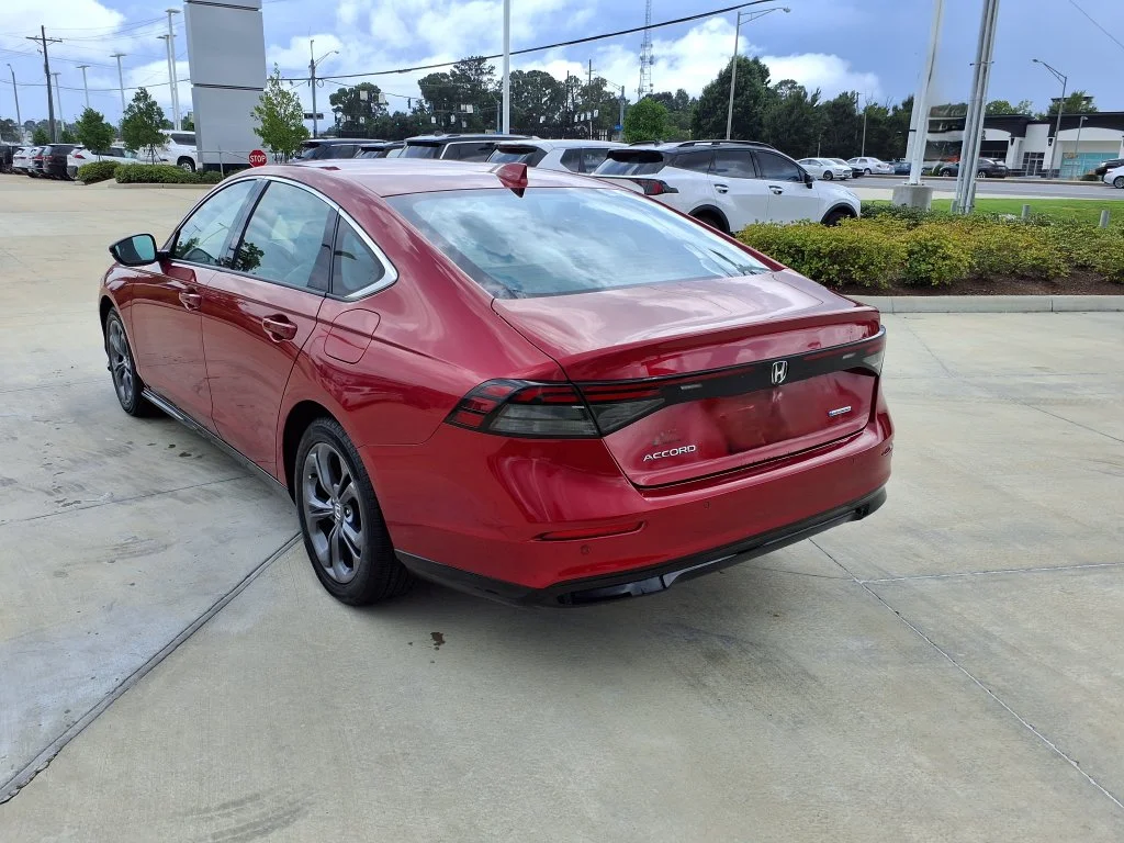 Used 2024 Red Honda EX-L image 5